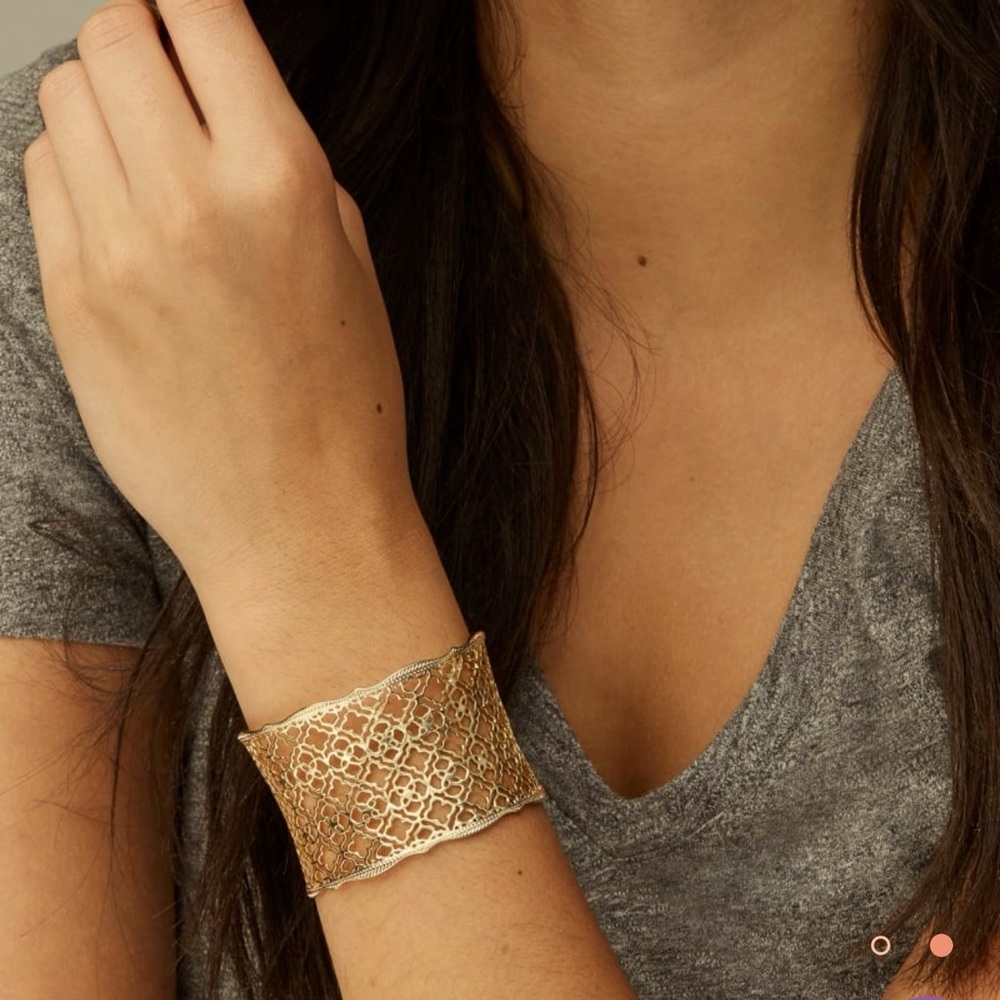 Kendra Scott cuff bracelet